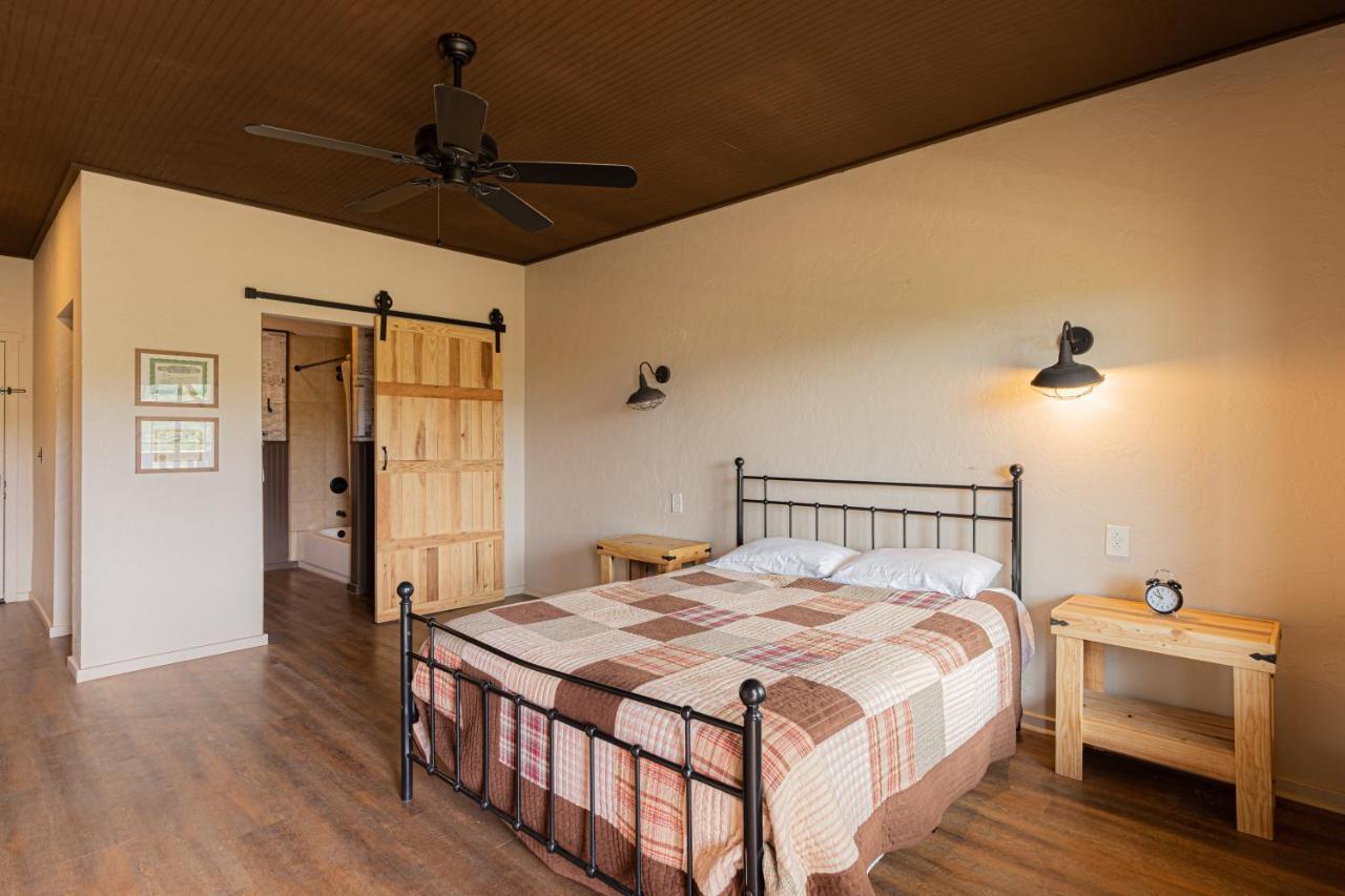 -Pet Friendly- Miners Cabin #6 - King Bed With Private Balcony Tombstone Bagian luar foto