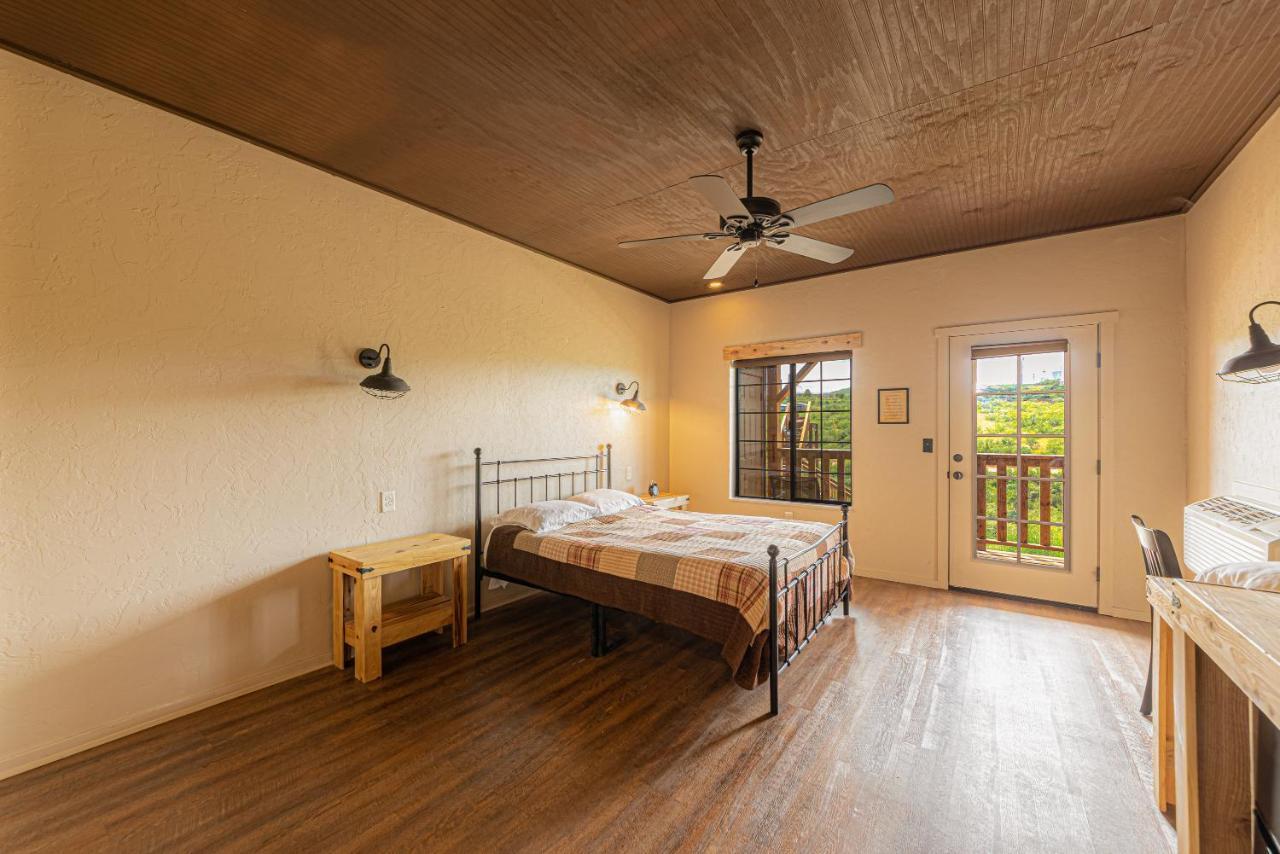 -Pet Friendly- Miners Cabin #6 - King Bed With Private Balcony Tombstone Bagian luar foto
