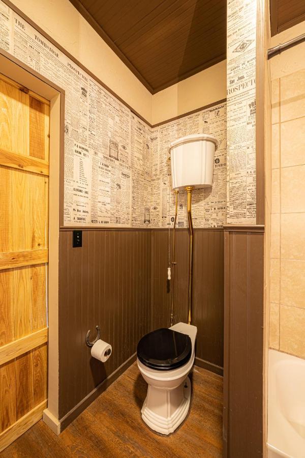 -Pet Friendly- Miners Cabin #6 - King Bed With Private Balcony Tombstone Bagian luar foto