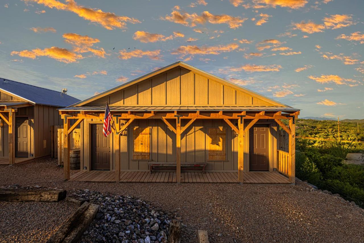 -Pet Friendly- Miners Cabin #6 - King Bed With Private Balcony Tombstone Bagian luar foto