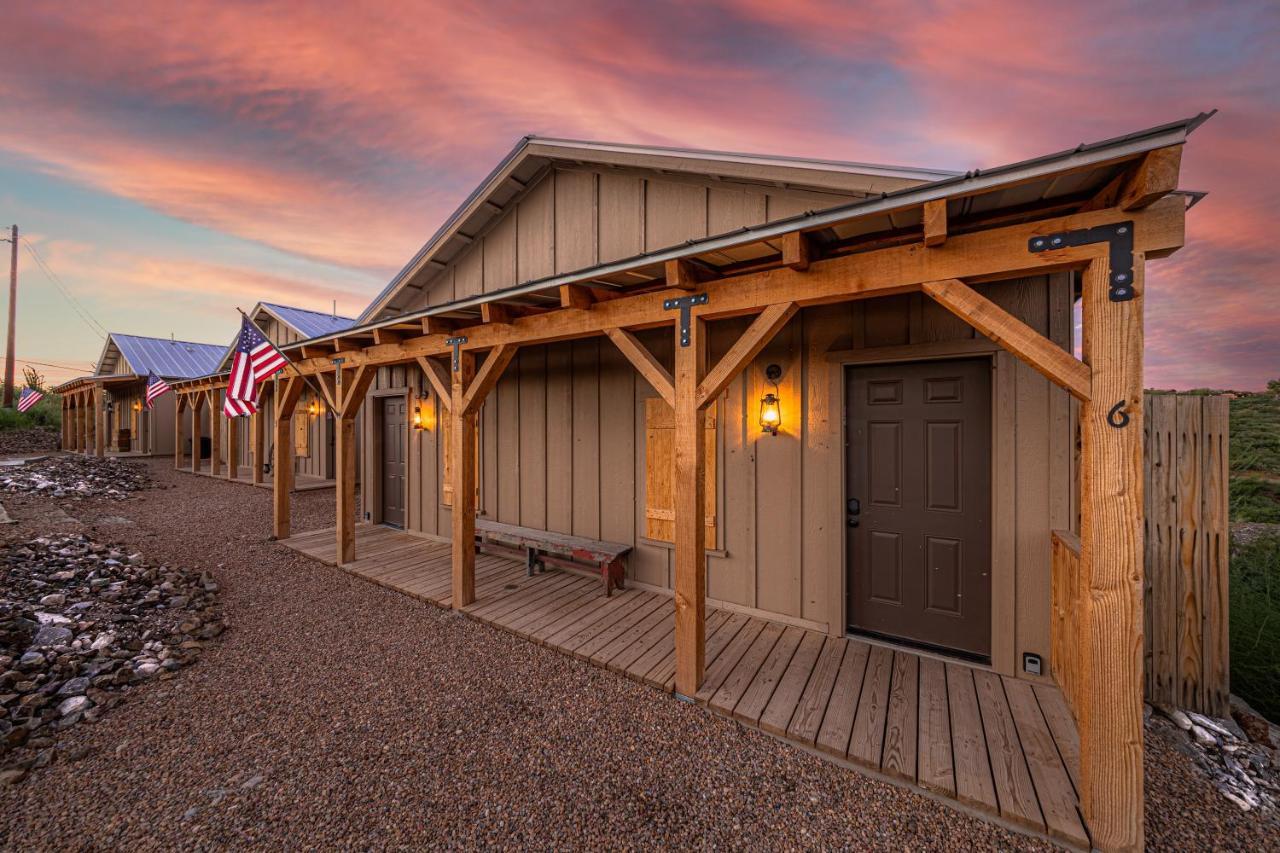 -Pet Friendly- Miners Cabin #6 - King Bed With Private Balcony Tombstone Bagian luar foto
