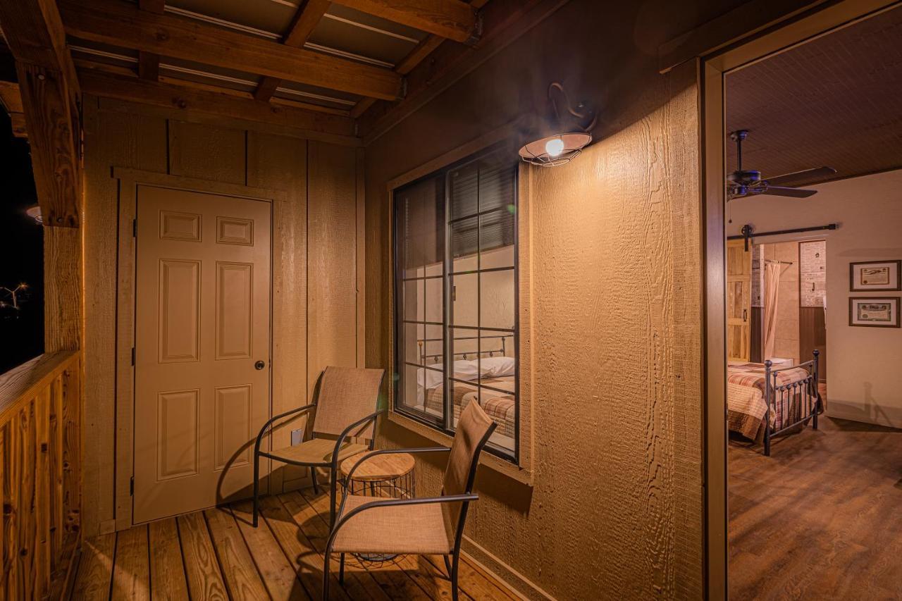 -Pet Friendly- Miners Cabin #6 - King Bed With Private Balcony Tombstone Bagian luar foto